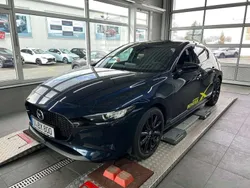 Deep crystal blue Gebraucht 2024 Mazda 3 Homura-Line Limousine | 25.740 € (Guter Preis)