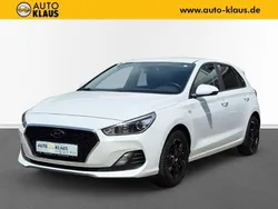 Weiß Gebraucht 2019 Hyundai i30 Pure Limousine | 13.470 € (Guter Preis)