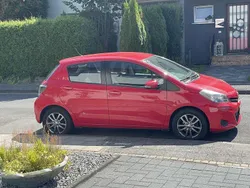 Rot Gebraucht 2014 Toyota Yaris Edition Kleinwagen | 6.600 € (Guter Preis)