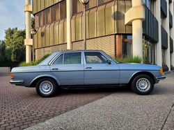 Silber Gebraucht 1983 Mercedes E280 Limousine | 24.900 €