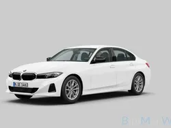 Weiß Gebraucht 2024 BMW 318 Limousine | 31.500 € (Superpreis)