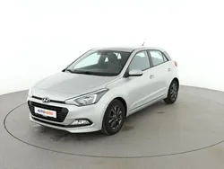 Silber Gebraucht 2017 Hyundai i20 YES! Limousine | 9.790 € (Fairer Preis)
