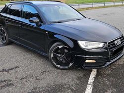 Schwarz Gebraucht 2014 Audi A3 Sportback Ambiente Kleinwagen | 12.880 € (Fairer Preis)