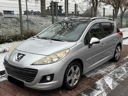 Silber Gebraucht 2010 Peugeot 207 Kombi | 2.400 € (Guter Preis)