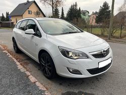 Weiß Gebraucht 2012 Opel Astra Kombi | 5.490 € (Fairer Preis)