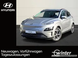 Silber metallic Gebraucht 2023 Hyundai Kona Advantage SUV | 24.979 € (Fairer Preis)