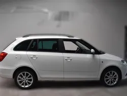 Weiß Gebraucht 2014 Skoda Fabia Ambition Kombi | 7.630 €