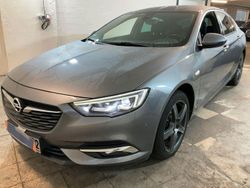 Grau Gebraucht 2018 Opel Insignia Dynamic Limousine | 15.800 € (Fairer Preis)
