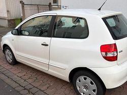 Weiß Gebraucht 2010 VW Fox Kleinwagen | 1.499 € (Fairer Preis)