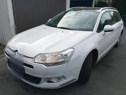 Weiß Gebraucht 2009 Citroën C5 Kombi | 1.600 €
