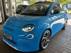 Blau Gebraucht 2023 Abarth 500e Scorpionissima Kleinwagen | 32.390 € (Etwas zu teuer)