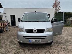 Silber Gebraucht 2004 VW Shuttle Van / Kleinbus | 9.499 €
