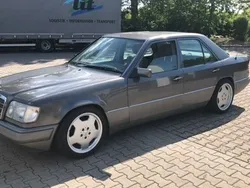 Grau Gebraucht 1993 Mercedes E280 Limousine | 6.250 €