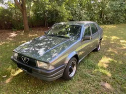 Grau Gebraucht 1989 Alfa Romeo 75 Limousine | 19.900 €