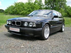 Scharz (metallic) Gebraucht 1996 BMW 520 Kombi | 17.999 €