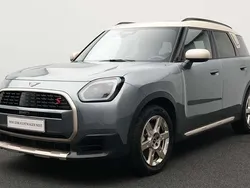 Grün Gebraucht 2024 Mini Countryman Favoured SUV | 44.512 € (Guter Preis)