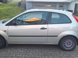 Silber Gebraucht 2003 Ford Fiesta Trend Kleinwagen | 1.000 € (Guter Preis)