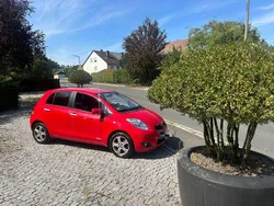 Rot Gebraucht 2011 Toyota Yaris Club Kleinwagen | 3.600 € (Guter Preis)