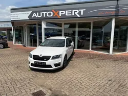 Weiß Gebraucht 2016 Skoda Octavia RS Kombi | 12.999 € (Superpreis)