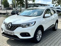 Weiss Gebraucht 2021 Renault Kadjar Business SUV | 18.490 € (Fairer Preis)