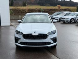 Moonweiss perleffekt Gebraucht 2025 Skoda Scala Tour Kleinwagen | 25.990 € (Etwas zu teuer)