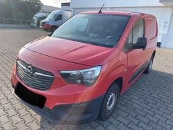 Rot Gebraucht 2020 Opel Combo Selection Van / Kleinbus | 10.900 € (Guter Preis)