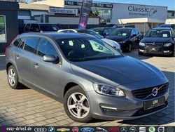 Grau Gebraucht 2017 Volvo V60 Business Edition Kombi | 13.990 € (Fairer Preis)