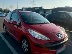 Rot Gebraucht 2008 Peugeot 207 Kleinwagen | 1.750 €