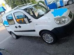 Weiß Gebraucht 2006 Fiat Doblò Van / Kleinbus | 5.000 € (Teuer)