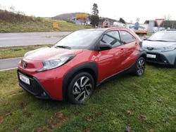Chili red / night sky black Neu 2024 Toyota Aygo Team Kleinwagen | 17.990 €