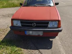 Rot Gebraucht 1982 Opel Kadett Kombi | 1.400 €