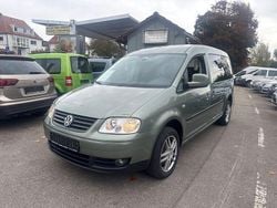 Grün Gebraucht 2010 VW Caddy Maxi Life Team Van / Kleinbus | 6.990 € (Fairer Preis)