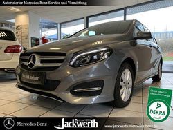 Grau Gebraucht 2018 Mercedes B200 Van / Kleinbus | 16.250 € (Fairer Preis)