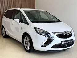 Weiß Gebraucht 2016 Opel Zafira Tourer Van / Kleinbus | 7.990 € (Guter Preis)
