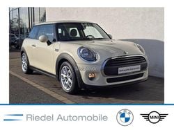 Weiß Gebraucht 2017 Mini ONE Kleinwagen | 11.790 € (Fairer Preis)