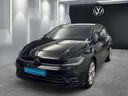 Deep black perleffekt Gebraucht 2024 VW Polo IQ Drive Kleinwagen | 31.550 €
