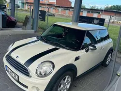 Beige Gebraucht 2010 Mini Cooper Kleinwagen | 4.300 € (Fairer Preis)
