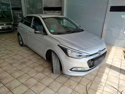 Silber Gebraucht 2018 Hyundai i20 Passion Kleinwagen | 8.200 € (Fairer Preis)