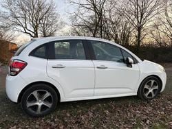 Weiß Gebraucht 2017 Citroën C3 PureTech Kleinwagen | 7.350 € (Fairer Preis)