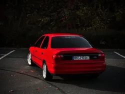 Rot Gebraucht 1993 Ford Mondeo Zetec Limousine | 8.750 €