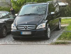 Schwarz Gebraucht 2013 Mercedes Viano Van / Kleinbus | 25.000 € (Etwas zu teuer)