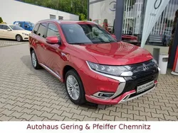 Rot Gebraucht 2019 Mitsubishi Outlander P-HEV Top SUV | 26.490 € (Etwas zu teuer)