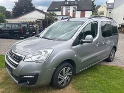 Grau Gebraucht 2018 Peugeot Partner Van / Kleinbus | 12.599 € (Guter Preis)