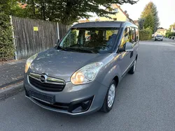 Braun Gebraucht 2014 Opel Combo Edition Van / Kleinbus | 5.399 € (Fairer Preis)