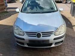 Silber Gebraucht 2005 VW Golf V Kleinwagen | 3.000 € (Fairer Preis)