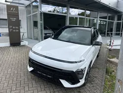 Atlas white / abyss black Neu 2025 Hyundai Kona N Line SUV | 31.950 € (Fairer Preis)