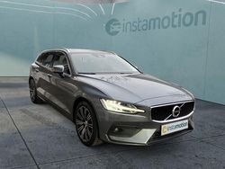 Grau Gebraucht 2021 Volvo V60 Momentum Kombi | 28.640 € (Fairer Preis)