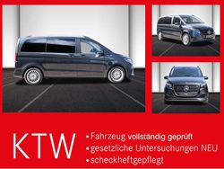 Grau Gebraucht 2024 Mercedes V220 Style Van / Kleinbus | 60.666 €