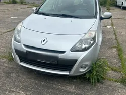 Silber Gebraucht 2009 Renault Clio II Kleinwagen | 3.000 €