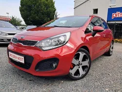 Rot Gebraucht 2014 Kia Rio Spirit Limousine | 5.599 € (Fairer Preis)